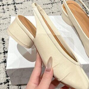 🆕 Maison Martin Margiela Cream Leather Flats Timeless Design